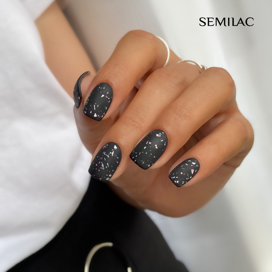 40 Cute Winter Nails Design You Will Love 2022 - Inspired Beauty